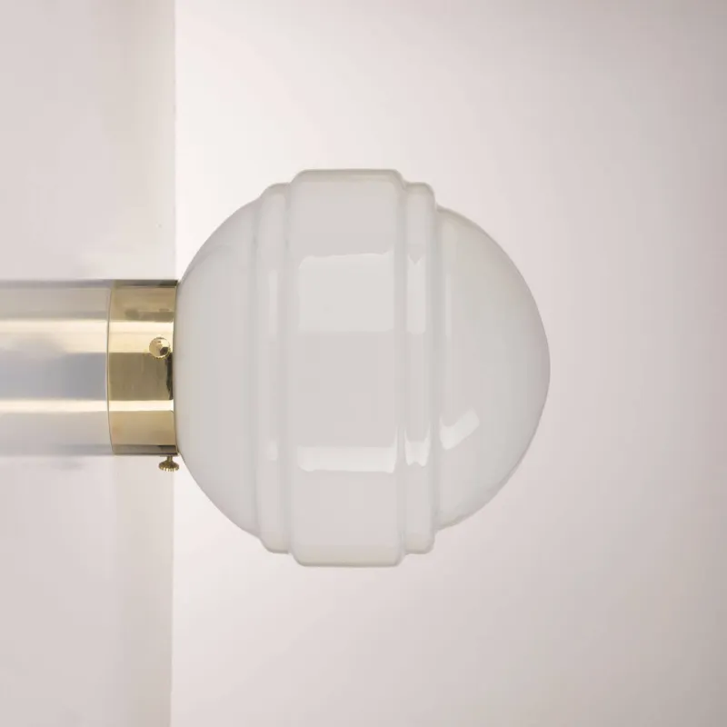Sprawdź teraz Embassy Interiors Lampa ścienna / sufitowa Saturn śr. 25 cm biała mosiężna